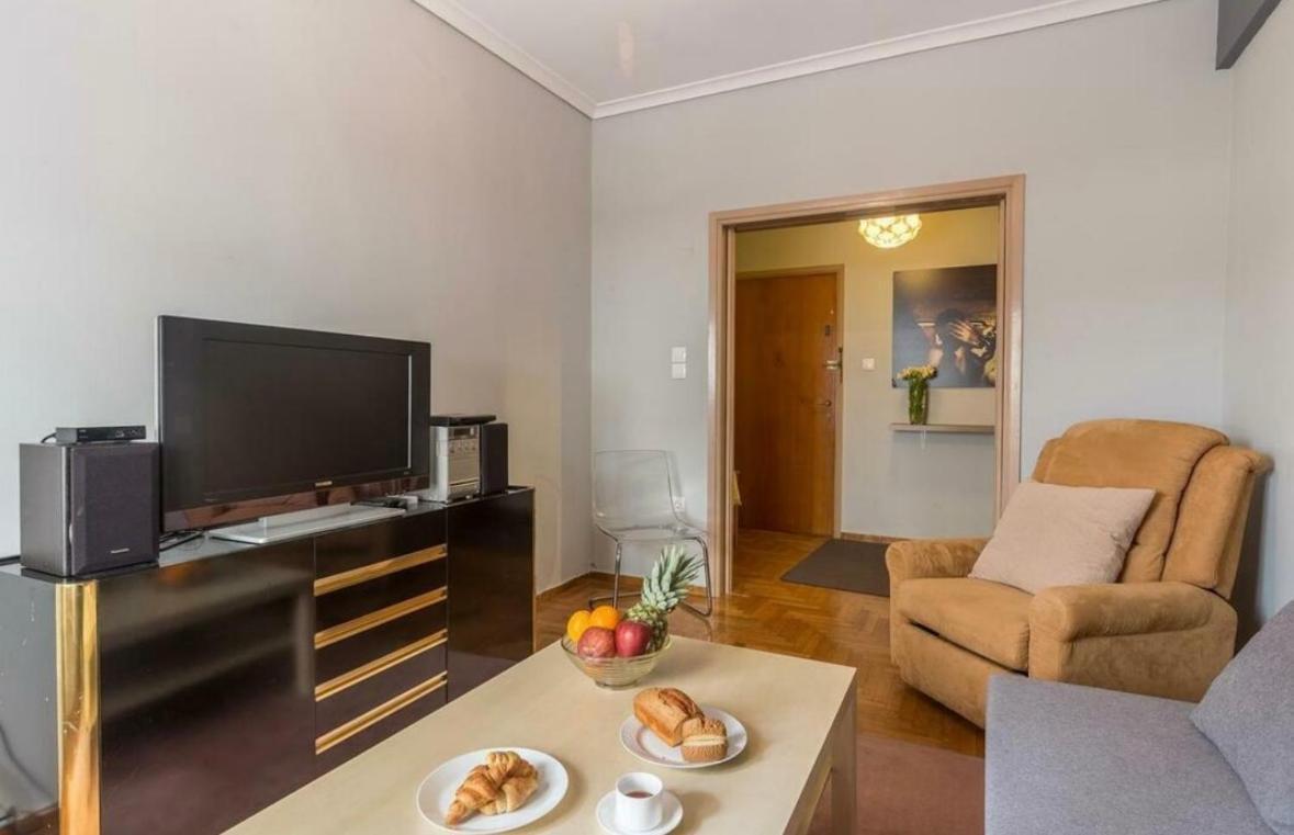 Holodek Apartments Ground & Semibasement เอเธนส์ ภายนอก รูปภาพ