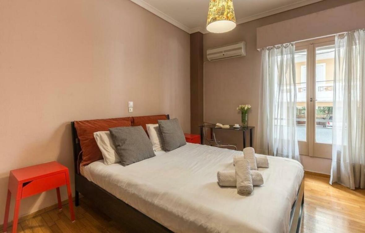 Holodek Apartments Ground & Semibasement เอเธนส์ ภายนอก รูปภาพ