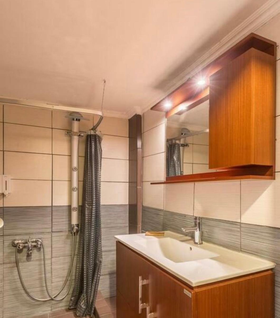 Holodek Apartments Ground & Semibasement เอเธนส์ ภายนอก รูปภาพ