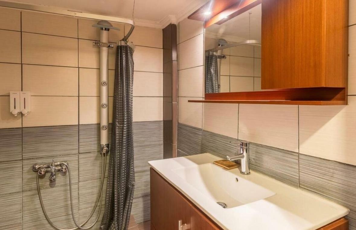 Holodek Apartments Ground & Semibasement เอเธนส์ ภายนอก รูปภาพ